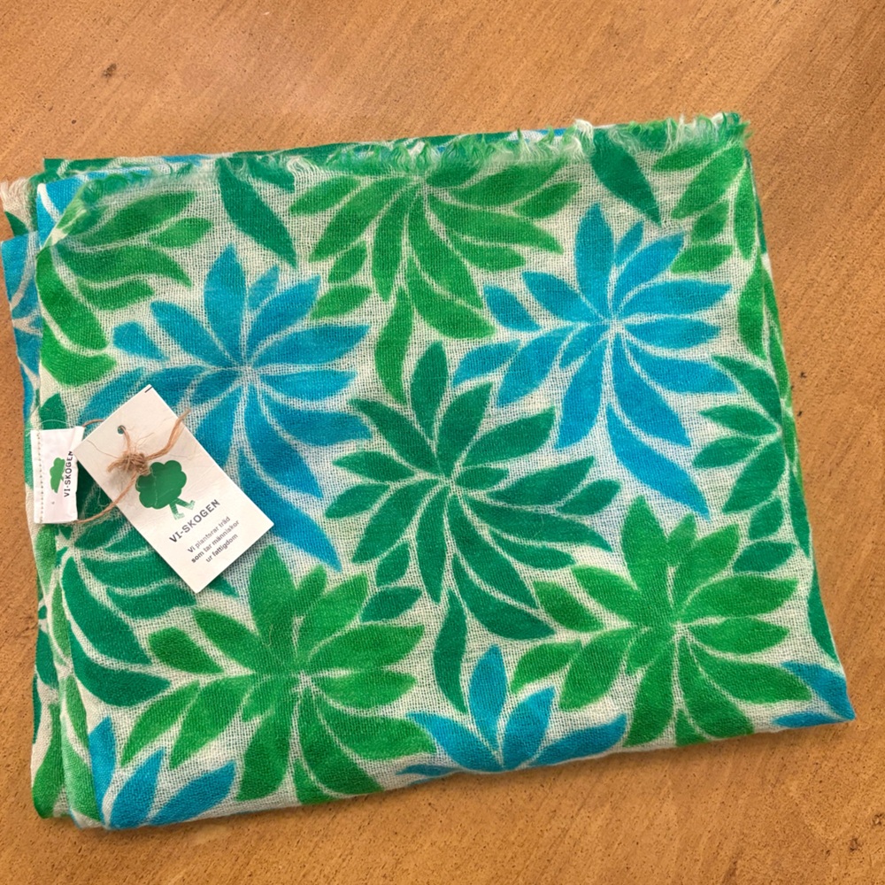 100% Wool Scarf made in India by Swedish Non-Profit Vi-Skogen